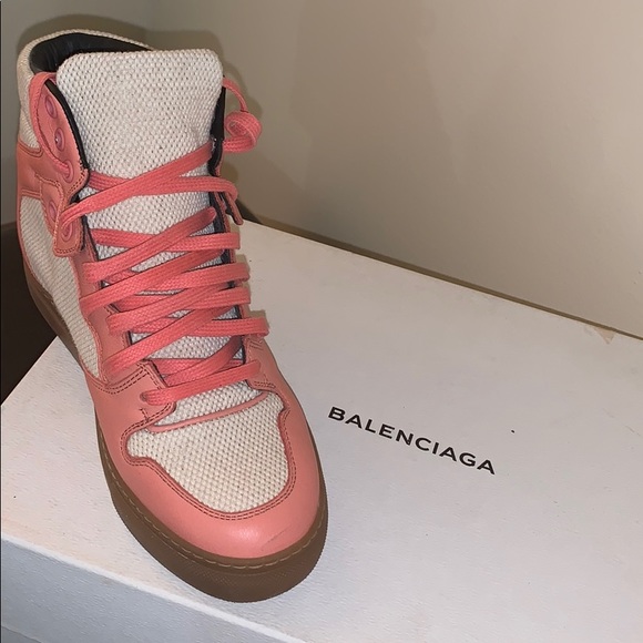 Rose Blush Balenciaga Sneaker - Picture 1 of 2